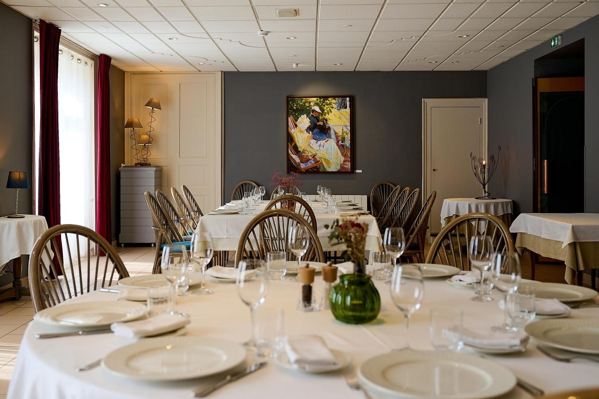 Hotel Logis L'ermitage & Restaurant 3*